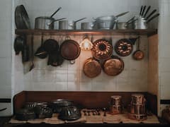 Cooking Vessels : இரும்பு, எவர்சில்வர், அலுமினியம், மண்பாண்டம்.. எந்த பாத்திரங்களில் சமைக்கலாம்? என்ன பலன்?
