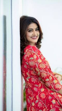 HBD Sneha: அழகூரில் பூத்தவளே..புன்னகை அரசி சினேகாவின் பிறந்த நாள் இன்று!