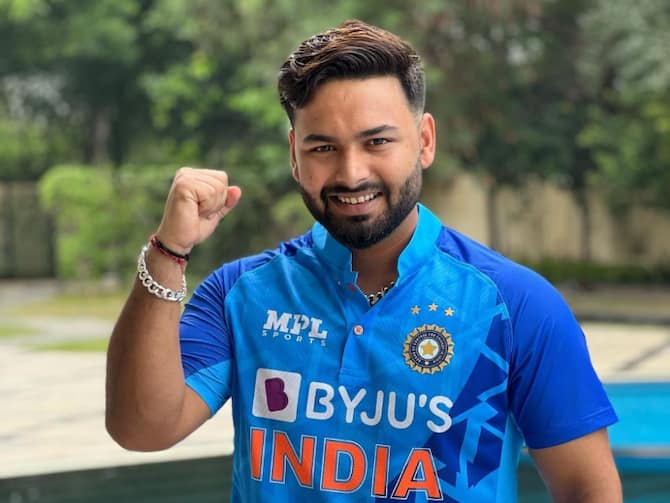 Rishabh Pant Education Details Qualification India Wicket-keeper Batsman Rishabh Pant Check Bio | ​Rishabh Pant Qualification: क्या आप जानते हैं कितना पढ़े लिखें हैं भारत के 'गिलक्रिस्ट' यानि ऋषभ पंत