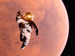 ISSలోని ఆస్ట్రనాట్‌తో మహిళ ఛాటింగ్! భూమ్మీదకి వచ్చి పెళ్లాడతానని ప్రామిస్, కోలుకోలేని షాక్