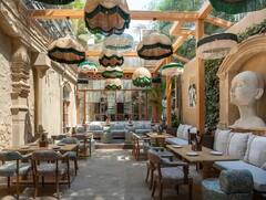 Virat Kohli's Restaurant: કિશોર કુમારના બંગલામાં વિરાટ કોહલીએ શરૂ કરી રેસ્ટોરન્ટ, જુઓ સુંદર તસવીરો