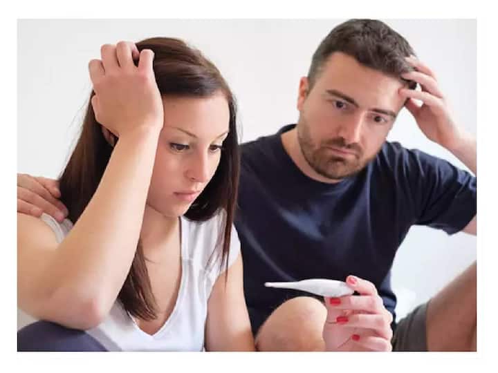 લગ્નના થોડા સમય બાદ પતિ-પત્ની પર સામાજિક અને પારિવારિક રીતે સંતાન પ્રાપ્તિ માટે દબાણ કરવામાં આવે છે અને જો લગ્નના લાંબા સમય બાદ પણ સંતાન પ્રાપ્તિ ન થાય તો આ સંતાન ઇચ્છુક દંપતી માટે ચિંતાનો વિષય બની જાય છે. પરંતુ આજે અમે તમને એવી 5 ટિપ્સ જણાવીએ છીએ જેનાથી ગર્ભધારણ કરવામાં સરળતા રહેશે.