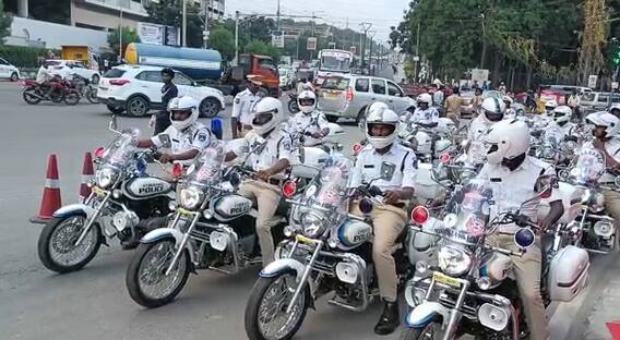 Cyberabad Police ఆధ్వర్యంలో 16 ట్రాఫిక్ టాస్క్ ఫోర్స్ మోటర్ బైక్స్ ప్రారంభం | ABP Desam