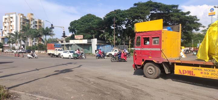 रस्त्यांच्या दोन्ही बाजूंना स्वच्छता करण्याबरोबर टाकळी बाजूने येणारे रिंग रोडचे डावीकडील वळण अधिक रुंद करण्यास सुरुवात झाली आहे. नगर नियोजन विभागाने अनधिकृत व अतिक्रमित बांधकामाचे डीमार्केशन केले व संबंधितांना नोटीस बजावल्या आहेत.