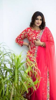 HBD Sneha: அழகூரில் பூத்தவளே..புன்னகை அரசி சினேகாவின் பிறந்த நாள் இன்று!