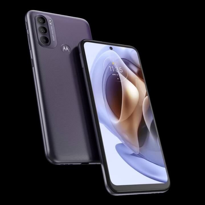 Moto G31 को 12,999 रुपये कीमत पर पेश किया गया था, लेकिन अब फोन को 10,499 रुपये की कीमत पर लिस्ट किया गया है. फोन में 6.4 इंच एमोलेड डिस्प्ले और मीडियाटेक हीलियो G85 प्रोसेसर मिलता है. फोन में 6 जीबी तक रैम + 128 जीबी तक की स्टोरेज दी गई है. साथ ही फोन में तीन रियर कैमरे हैं जिनमें प्राइमरी लेंस 50 मेगापिक्सल, दूसरा लेंस 8 मेगापिक्सल का वाइड एंगल और तीसरा लेंस 2 मेगापिक्सल का मैक्रो सेंसर शामिल है. फ्रंट में 13 मेगापिक्सल का कैमरा दिया गया है.