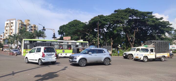 Nashik Bus Fire : नाशिक (Nashik) येथील औरंगाबाद रोडवरील बस अपघातानंतर (Nashik Bus Fire) आता सर्वच यंत्रणांना जाग आली यंत्रणा कार्यरत झाली आहे.