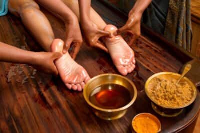 எண்ணெய் குளியல் மிகவும் ஆரோகியமானது.