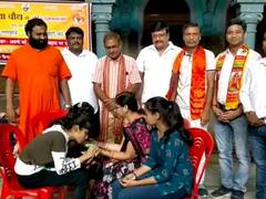 'बहू-बेटियों के हाथ में मुस्लिम युवकों ने लगाई मेंहदी तो हम सिखाएंगे सबक', मुजफ्फरनगर में हिन्दू महासभा की चेतावनी