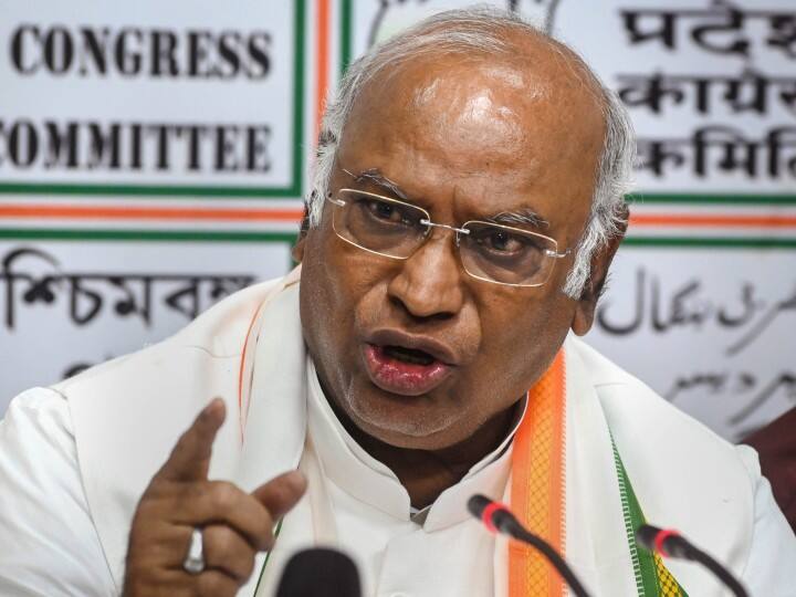 'Someone Spread This Rumour': Mallikarjun Kharge On Sonia Gandhi Suggesting His Name For AICC President Post 'Someone Spread This Rumour': Mallikarjun Kharge On Sonia Gandhi Suggesting His Name For AICC President Post