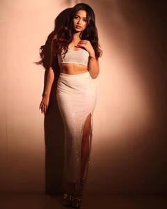 Pics: થાઇ હાઇ સ્લિટ ડ્રેસ પહેરીને કેર વર્તાવતી દેખાઇ Jannat Zubair, એક્ટ્રેસનો અવતાર જોઇને તમે પણ કહેશો - માશાઅલ્લાહ !