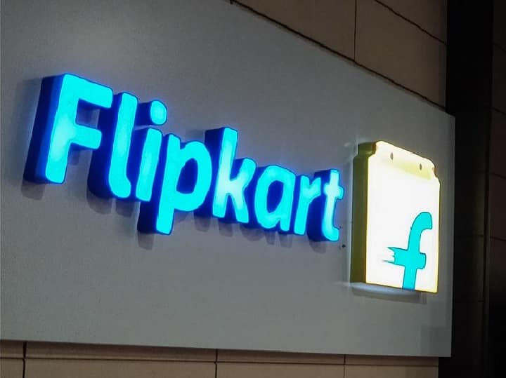 Flipkart Online woman orders watch receives cow dung on Flipkart's Big Billion Days Sale Online Shopping: कस्टमर ने दिया घंटी का ऑर्डर...मिला गोबर का उपला! Flipkart ने डिलीवरी में की बड़ी गड़बड़ी