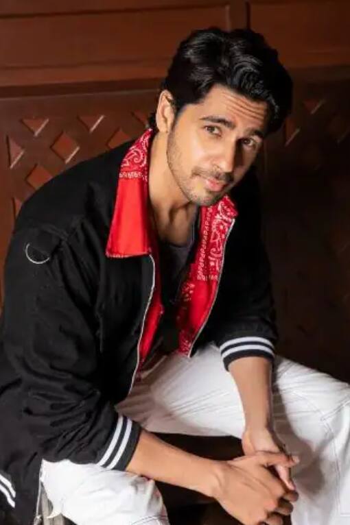 ਸਿਧਾਰਥ ਮਲਹੋਤਰਾ ਆਪਣੀ ਦੀਵਾਲੀ 'ਤੇ ਰਿਲੀਜ਼ 'ਥੈਂਕ ਗੌਡ' ਲਈ ਤਿਆਰ ਹਨ। ਫਿਲਮ 'ਚ ਉਨ੍ਹਾਂ ਨਾਲ ਅਜੇ ਦੇਵਗਨ, ਰਕੁਲ ਪ੍ਰੀਤ ਸਿੰਘ ਸਮੇਤ ਹੋਰ ਕਲਾਕਾਰ ਨਜ਼ਰ ਆਉਣਗੇ।