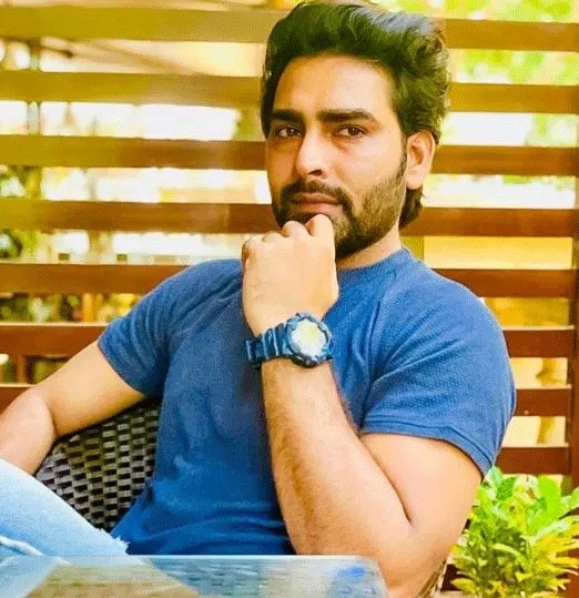 मनवीर गुर्जर बिग बॉस 10 का हिस्सा बने थे और इस सीजन को उन्होंने जीता भी था. इस शो के दौरान मनवीर की शादी को लेकर काफी कंट्रोवर्सी हुई थी. कहा जा रहा था कि मनवीर ने अपने शादीशुदा होने की बात छुपाई है.