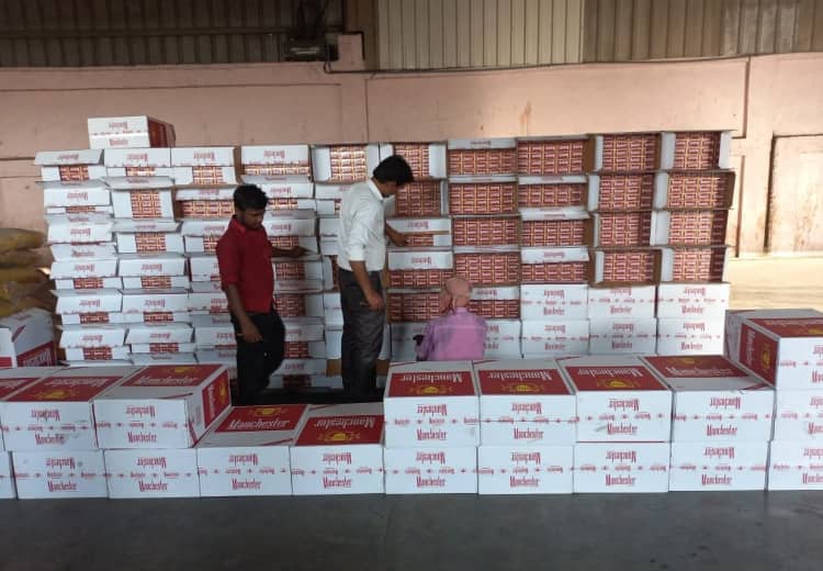 DRI seized container load of Foreign Brand Cigarettes Manchester valued Rs 17 crores from Mundra Port in Gujarat Cigarettes Smuggling: गुजरात के मुद्रा पोर्ट पर मिलीं 17 करोड़ की विदेशी सिगरेट, डीआरआई ने कंटेनर किया जब्त