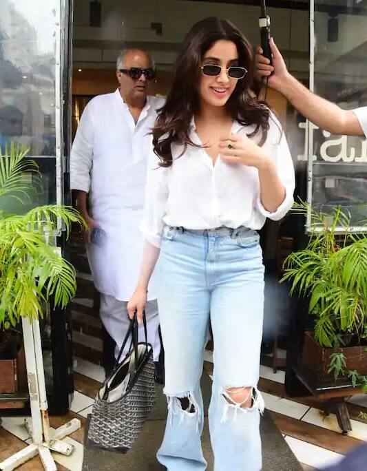 તેની ફિલ્મ 'મિલી' બોની કપૂરના પ્રોડક્શનની ફિલ્મ છે. પહેલીવાર Janhvi Kapoor  તેના પિતાની ફિલ્મમાં જોવા મળશે.