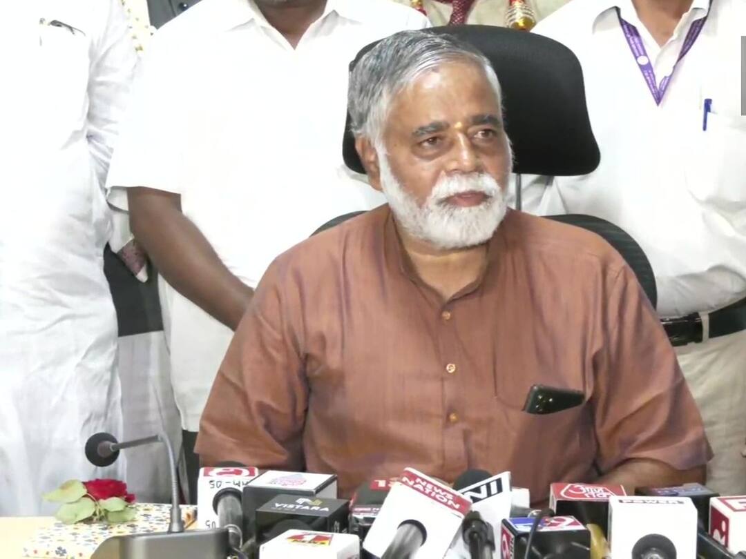 BC Nagesh On Hijab Case: సమాజాన్ని చీల్చేందుకే హిజాబ్ వివాదాన్ని వాడుకుంటున్నారు - కర్ణాటక మంత్రి Karnataka Minister BC Nagesh On Organisations Supporting Wearing Hijab They Use Hijab To Split Society BC Nagesh On Hijab Case: సమాజాన్ని చీల్చేందుకే హిజాబ్ వివాదాన్ని వాడుకుంటున్నారు - కర్ణాటక మంత్రి