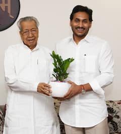 ఏపీ గవర్నర్‌తో సీఎం జగన్ సమావేశం