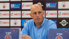 দল হারলেও দ্বিতীয়ার্ধের পারফরম্যান্সে আশার আলো দেখছেন ইস্টবেঙ্গল কোচ কনস্ট্যান্টাইন