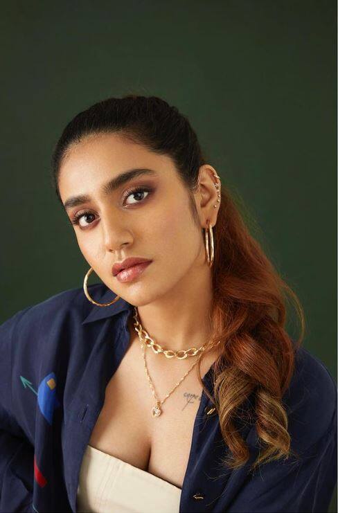 प्रियानं मल्याळम सिनेमा 'ओरु अदार लव्ह' सिनेमातून सिनेसृष्टीत पदार्पण केलंय.