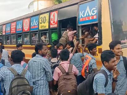 karuru: students who travel on the stairs without realizing the danger TNN ஆபத்தை உணராமல் படியில் பயணம் செய்யும் மாணவர்கள் கூடுதல் பேருந்துகள் இயக்க கோரிக்கை
