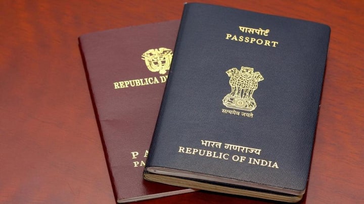 आधार कार्डप्रमाणे पासपोर्ट रद्द करण्याची कोणतीही व्यवस्था नाही. कालबाह्यता तारखेनंतर ते आपोआप अवैध होते. अशा परिस्थितीत पासपोर्टची कालमर्यादा संपेपर्यंत सोबत ठेवा, जेणेकरून तो चुकीच्या हातात पडू नये.(फोटो सौजन्य : गुगल)