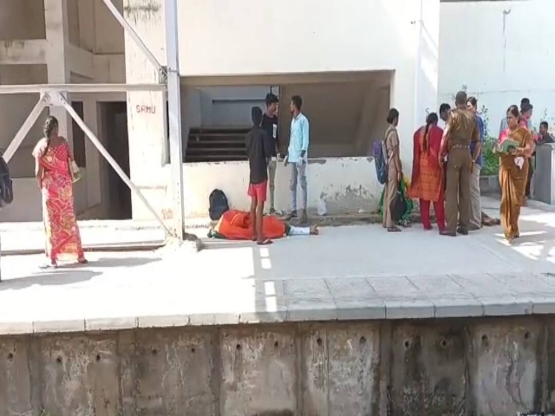 incident of killing a college student in front of a moving train at Chennai Parangimalai railway station TNN சென்னையில் காதலியை ரயில் முன் தள்ளிவிட்ட காதலன்.....காரணம் என்ன..?