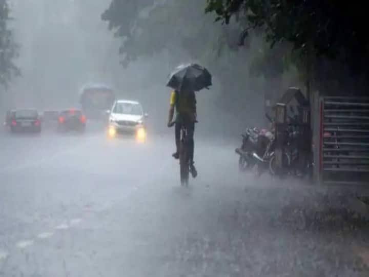 Maharashtra Rain  Chance rain at isolated places in the state today  Maharashtra Rain : आज राज्यात तुरळक ठिकाणी किरकोळ पावसाची शक्यता, उद्यापासून महाराष्ट्रात उघडीप होण्याचा अंदाज