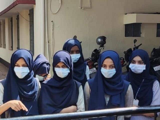 Wearing burqa is a choice in Islam what girls think about hijab in jamia and Aligarh Muslim University girl Delhi now Abpp हिजाब पर बहस के बीच जामिया और अलीगढ़ मुस्लिम विश्वविद्यालय की छात्राओं की राय भी जानिए