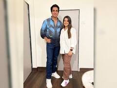 Bhojpuri News: अक्षरा सिंह और सोनू सूद की खास मुलाकात, क्या करने वाली हैं भोजपुरी क्वीन? सामने आईं ये तस्वीरें