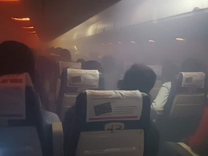 Hyderabad Goa Emergency landing of SpiceJet plane once again all passengers safe स्पाइस जेट विमान के केबिन और कॉकपिट में निकला धुआं, हैदराबाद में कराई गई इमरजेंसी लैंडिंग