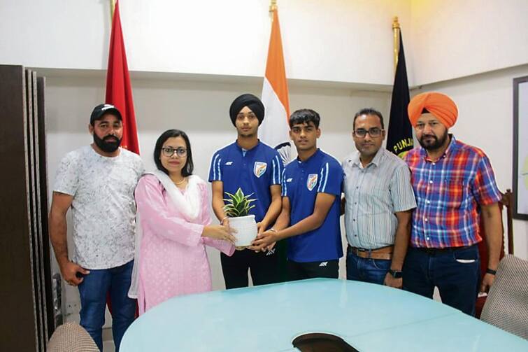 Ludhiana stars Gurnaz and Balkaran will become young icons, they will give a message to stay away from drugs Ludhiana News: ਲੁਧਿਆਣਾ ਦੇ ਸਟਾਰ ਗੁਰਨਾਜ਼ ਤੇ ਬਲਕਰਨ ਬਣਨਗੇ ਯੰਗ ਆਈਕਨ, ਨਸ਼ਿਆਂ ਤੋਂ ਦੂਰ ਰਹਿਣ ਦਾ ਦੇਣਗੇ ਸੁਨੇਹਾ