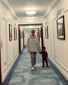 करवा चौथ नहीं मना रहीं करीना, शूटिंग में हैं बिज़ी! बेटे के साथ शेयर कीं स्टाइलिश फोटोज