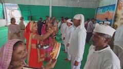 Karwa Chauth: इंदौर के सेंट्रल जेल में महिला कैदियों ने मनाया करवा चौथ, सज धजकर तैयार हुईं सुहागिन, देखें तस्वीरें