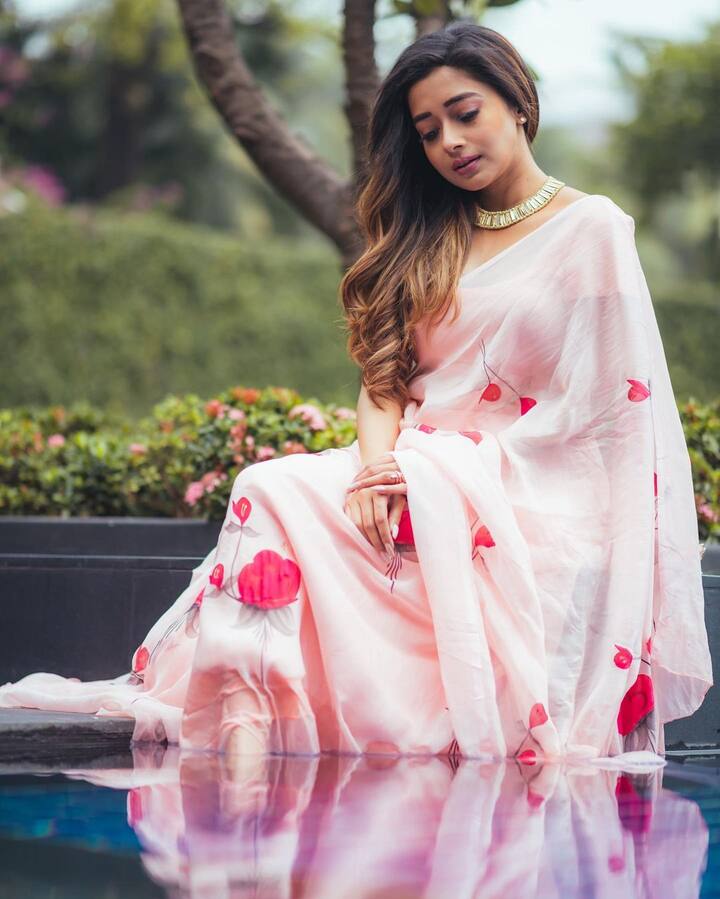 मालूम हो महज 5 साल की उम्र में टीना दत्ता ने अपने एक्टिंग करियर की शुरुआत कर दी थी. उन्हें सिस्टर निवेदिता शो में भी देखा जा चुका है.