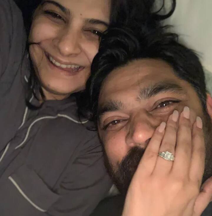 ਅਨਿਲ ਕਪੂਰ ਦੀ ਬੇਟੀ ਰੀਆ ਕਪੂਰ ਨੇ ਪਿਛਲੇ ਸਾਲ ਕਰਨ ਬੁਲਾਨੀ ਨਾਲ ਵਿਆਹ ਕੀਤਾ ਸੀ। ਇਸ ਦੇ ਨਾਲ ਹੀ ਉਸ ਨੇ ਕਿਹਾ ਕਿ ਉਹ ਅਤੇ ਉਸ ਦੇ ਪਤੀ ਨੂੰ ਇਸ 'ਤੇ ਵਿਸ਼ਵਾਸ ਨਹੀਂ ਹੈ।