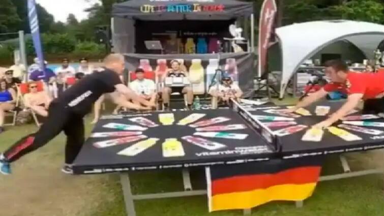 Players were seen playing a strange game of football on the table of table tennis ਟੇਬਲ ਟੈਨਿਸ ਦੇ ਟੇਬਲ 'ਤੇ ਫੁੱਟਬਾਲ ਦੀ ਅਜੀਬ ਖੇਡ ਖੇਡਦੇ ਹੋਏ ਖਿਡਾਰੀ, ਵੀਡੀਓ ਦੇਖ ਕੇ ਹੋ ਜਾਓਗੇ ਹੈਰਾਨ