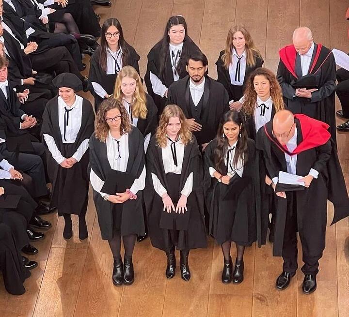 গতকালই সোশ্যাল মিডিয়ায় শংসাপত্র পাওয়ার ছবি ভাগ করে নেন উজান। সোশ্যাল মিডিয়ায় উজান যে ছবি শেয়ার করে নিয়েছেন সেখানে তাঁকে দেখা যাচ্ছে স্নাতকের পোশাকে।