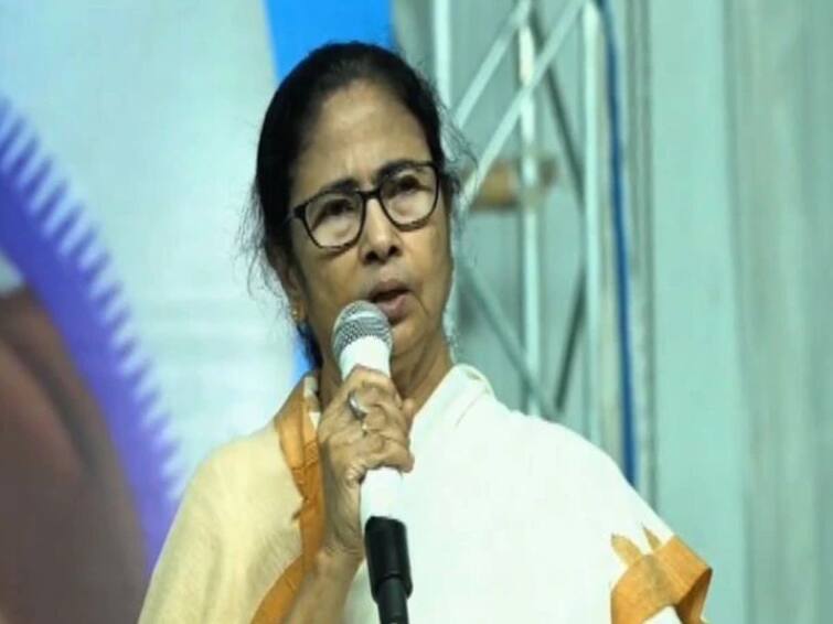 Mamata Banerjee says Durga Puja 2022 helped to rise businesses to RS 50000 Crore Mamata Banerjee: ‘ক্লাবকে অনুদান কেন প্রশ্ন করেন যাঁরা...পুজোয় ৫০ হাজার কোটি আয়’, বললেন মমতা