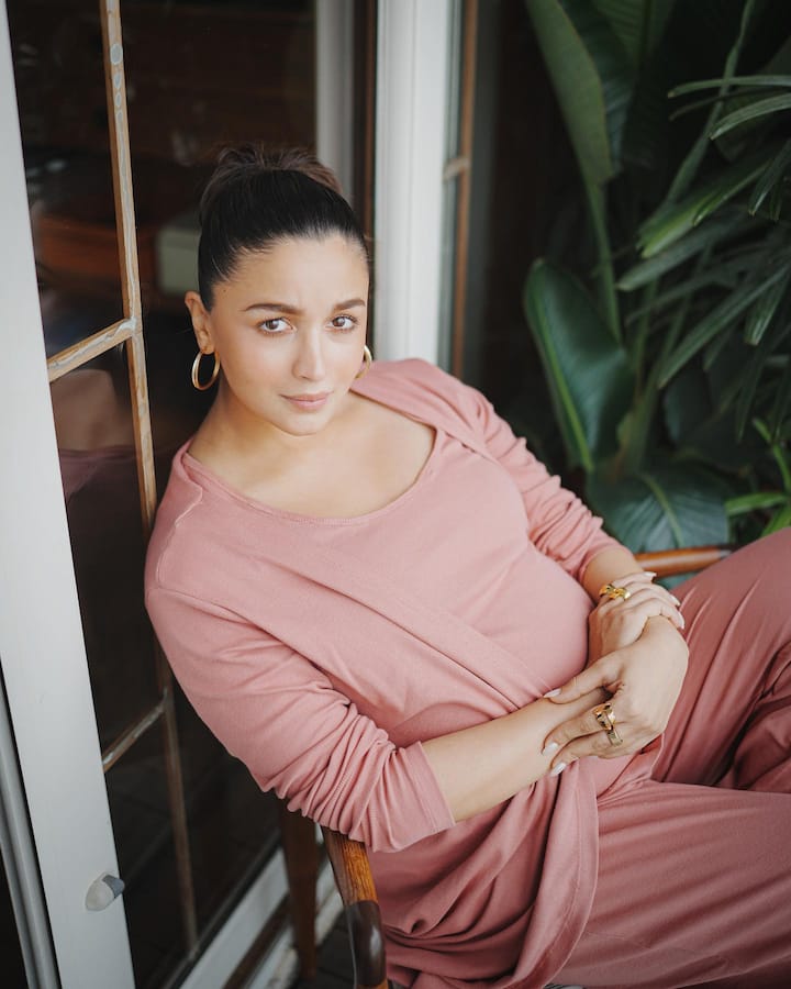 అలియా భట్ అందమైన ఫోటోలు -Image Credit: Alia Bhatt/Instagram
