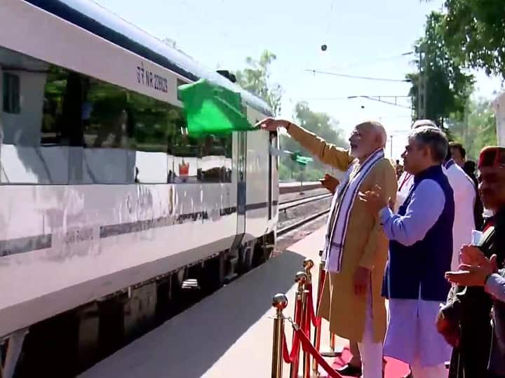 PM Narendra Modi flags off fourth Vande Bharat Express train Vande Bharat: હિમાચલ પ્રદેશ-દિલ્હી વચ્ચે દોડશે ચોથી વંદે ભારત ટ્રેન, વડાપ્રધાન મોદીએ લીલી ઝંડી આપી