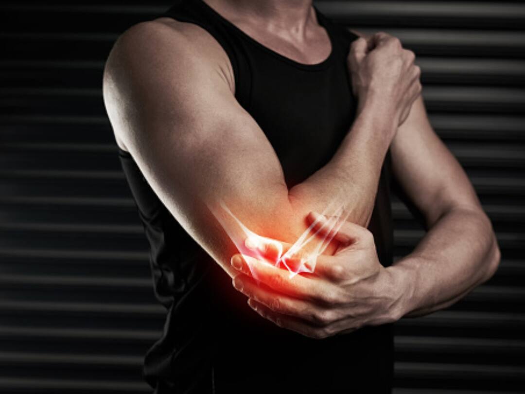 Why does it feel like an electric shock if hit elbow somewhere? మోచేయి కింద దెబ్బ తగిలితే కరెంట్‌ షాక్ కొట్టినట్టు ఎందుకనిపిస్తుంది? 'ఫన్నీ బోన్' సీక్రెట్ ఏంటీ?