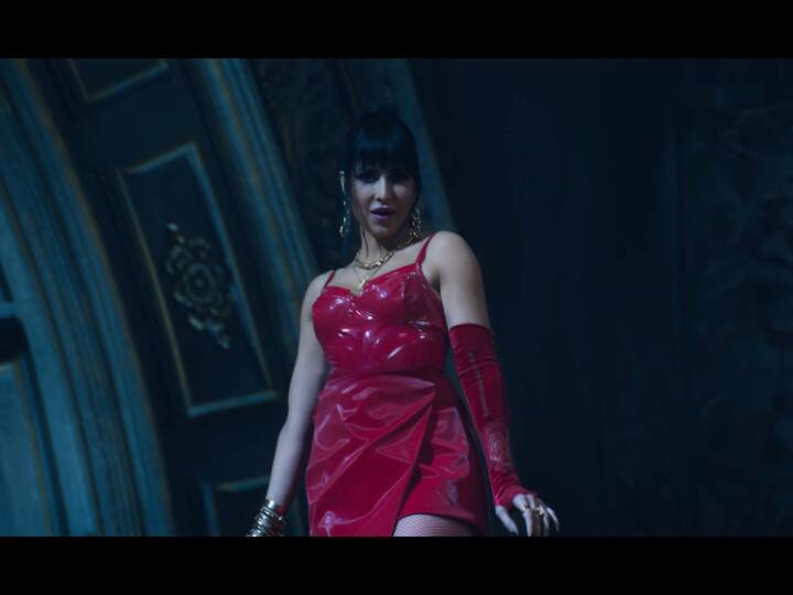 ‘Phone Bhoot’ First Song ‘Kinna Sona’ Out: Katrina Kaif Slays In Red As She Dances To This Punjabi Track ‘Phone Bhoot’ First Song ‘Kinna Sona’ Out: Katrina Kaif Slays In Red As She Dances To This Punjabi Track ‘Phone Bhoot’ First Song ‘Kinna Sona’ Out: Katrina Kaif Slays In Red As She Dances To This Punjabi Track