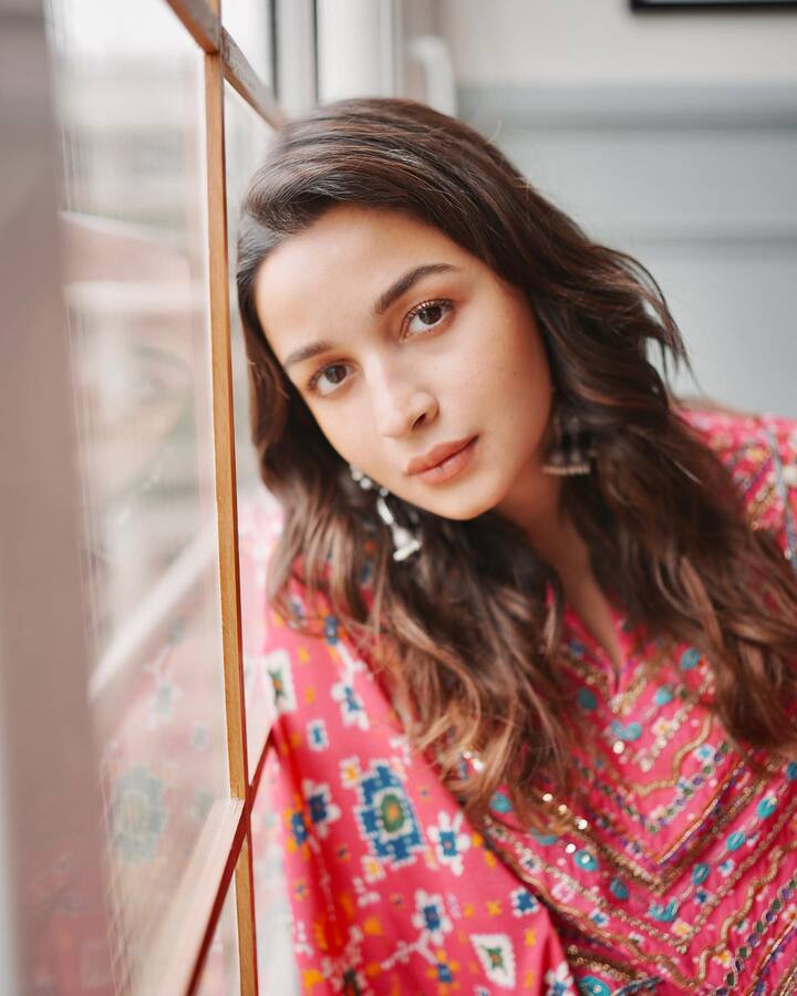 అలియా భట్ అందమైన ఫోటోలు -Image Credit: Alia Bhatt/Instagram