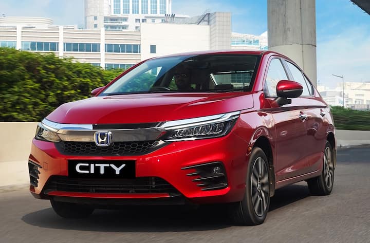 Honda City Sedan: ভারতের অটোমোবাইল ইন্ডাস্ট্রিতে হন্ডা সিটি সেডান হল সবচেয়ে বেশি সময় ধরে চলতে থাকা মেনস্ট্রিম মডেল (longest running mainstream model)।