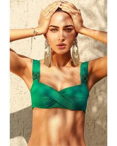 Erica Fernandes : अभिनेत्री एरिका फर्नांडिसचा बिकिनी लूक