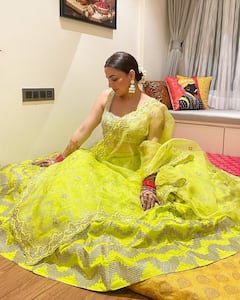 Karwa Chauth 2022: श्रद्धा आर्याचा लग्नानंतरचा पहिला करवा चौथ; पाहा फोटो!