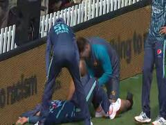 पाकिस्तान को लग सकता है तगड़ा झटका, बड़े-बड़े छक्के लगाने वाला खिलाड़ी हुआ चोटिल