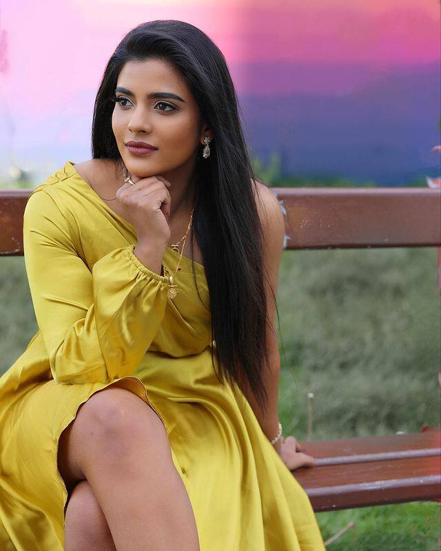ఆ తరువాత తెలుగులో 'వరల్డ్ ఫేమస్ లవర్', 'టక్ జగదీష్' వంటి సినిమాల్లో నటించింది. (Photo Courtesy: Aishwarya Rajesh Instagram)