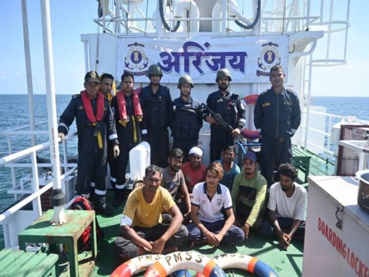 Coast Guard Frees Six Indian Fishermen Captured By Pakistan In High Seas Off Gujarat Coast Coast Guard Frees Six Indian Fishermen Captured By Pakistan In High Seas Off Gujarat Coast